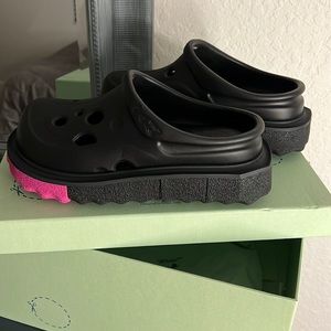 NWT Off White Meteor slipper